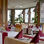 Unicornis Hotel Eger