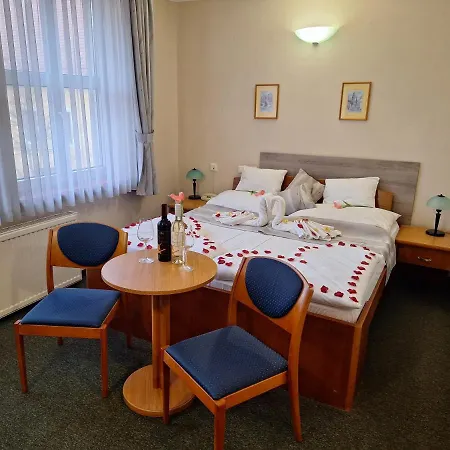 Hotel Unicornis 3*