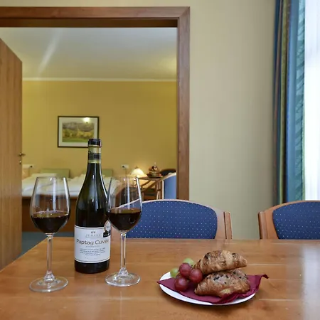 Unicornis ホテル エゲル