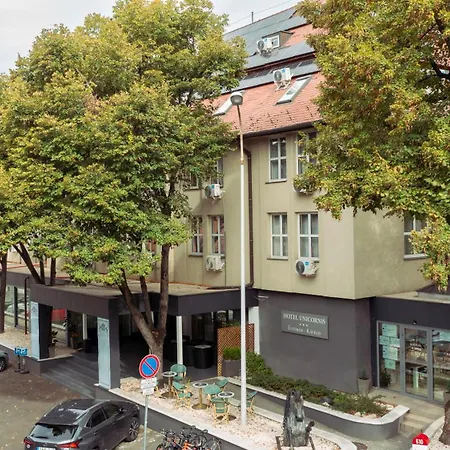 Unicornis Hotel Eger