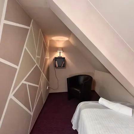 Unicornis 3* Eger