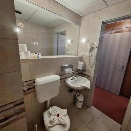 Unicornis Hotel 3*