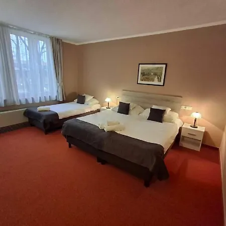 Unicornis Hotel Eger