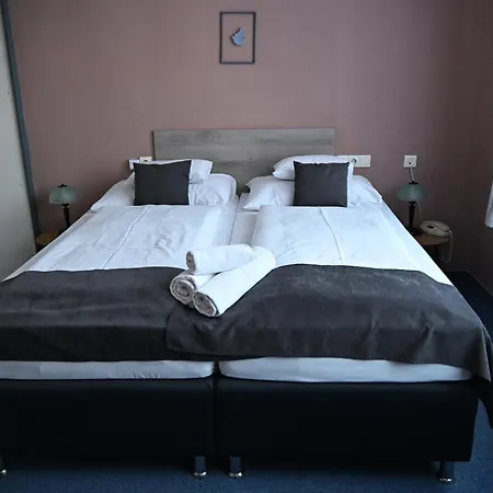 Unicornis Hotel 3*