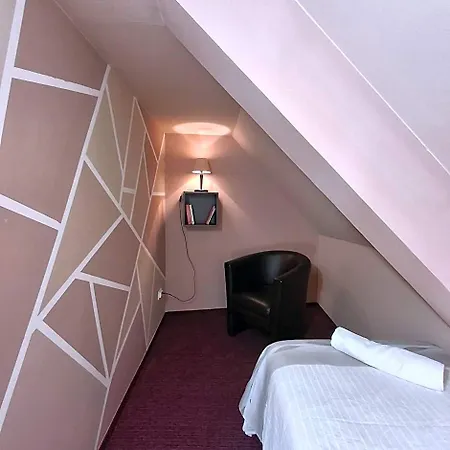 独角酒店 埃格尔