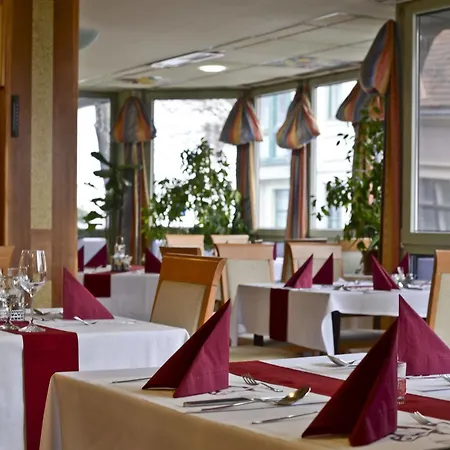 Unicornis Hotel Eger