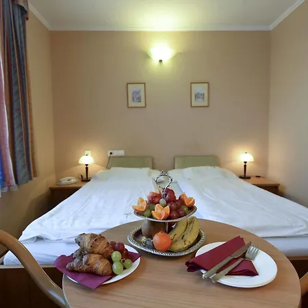 Hotel Unicornis Eger