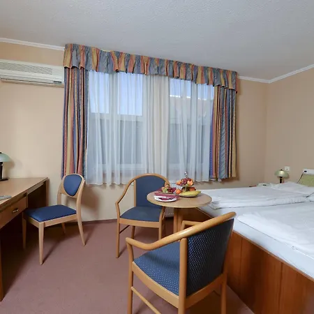 Unicornis Hotel 3*