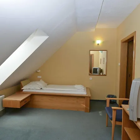 Hotel Unicornis 3*