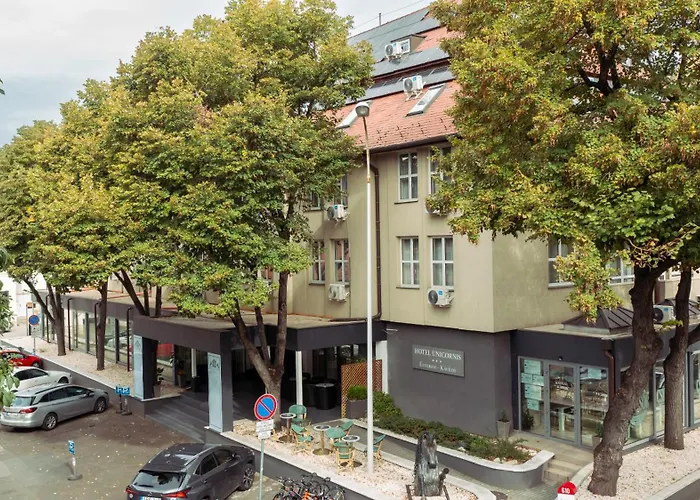 Unicornis Hotel Eger